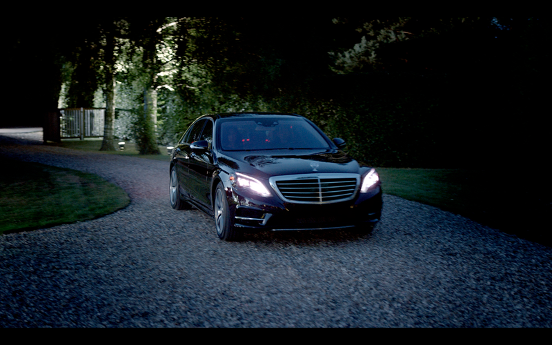Illustration for article titled All-New Mercedes-Benz Flagship 2014 S-Class Makes Its In-Store And On-Screen Debut